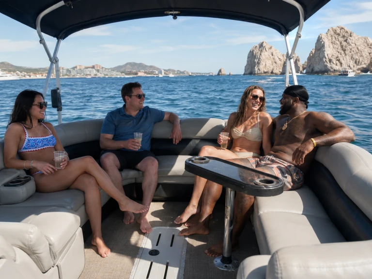 Motorboot mit oder ohne Skipper Custom Made mieten in Cabo San Lucas