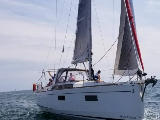 Bootsverleih Bénéteau Oceanis 38.1 Les Sables-d'Olonne Samboat