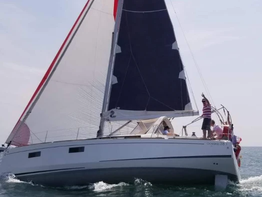 Vermietung Segelboot Bénéteau mit Führerschein
