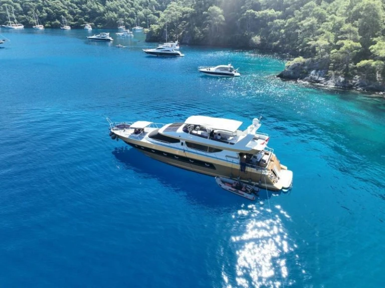 Motorboot mit oder ohne Skipper Custom Made mieten in Göcek