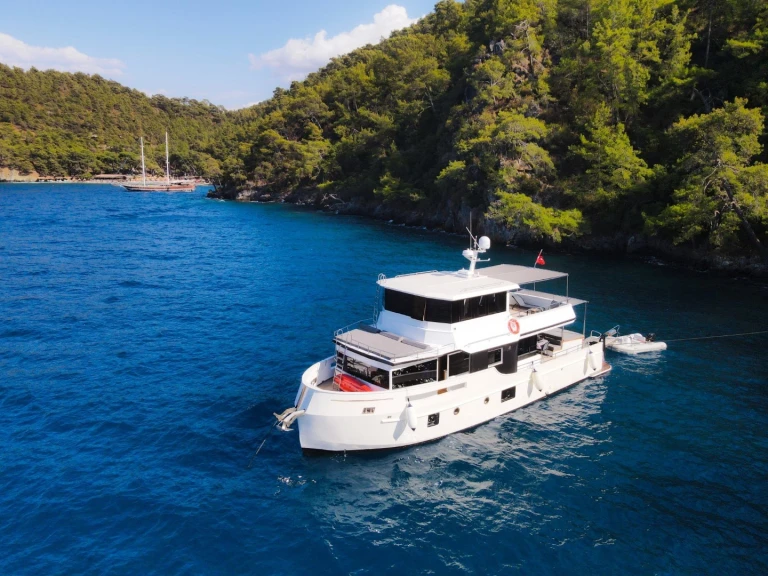 Motorboot mit oder ohne Skipper Custom Made mieten in Göcek