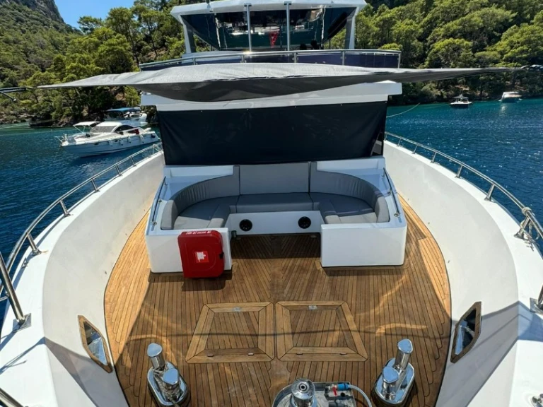 Motorboot mit oder ohne Skipper Custom Made mieten in Göcek