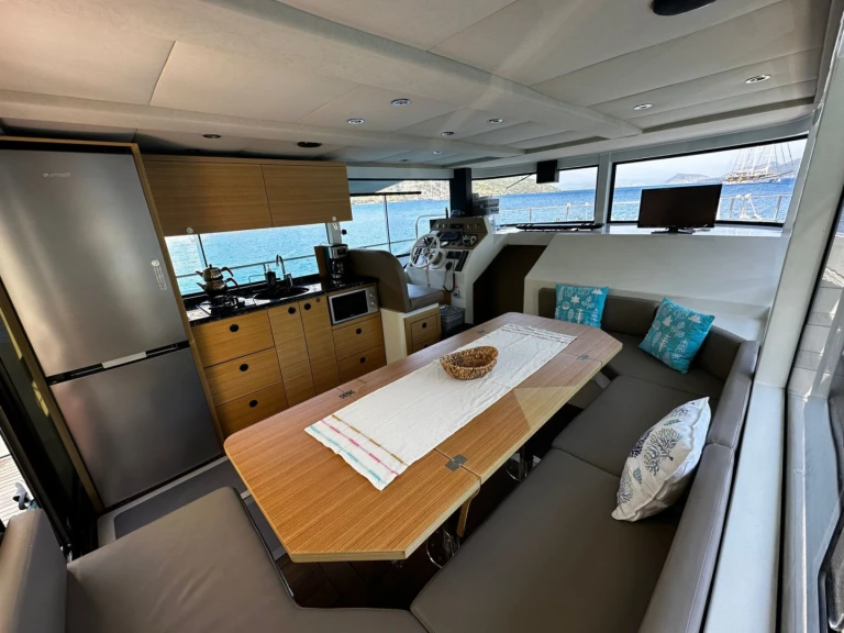 Vermietung Motorboot Custom Made mit Führerschein