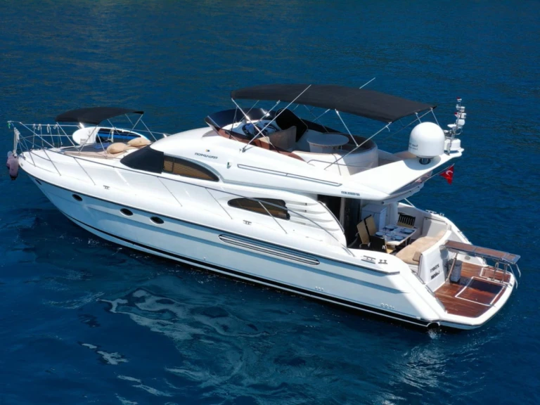 Motorboot mit oder ohne Skipper Custom Made mieten in Göcek