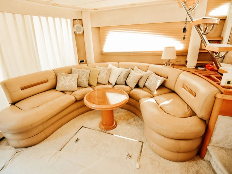 Vermietung Motorboot Custom Made mit Führerschein