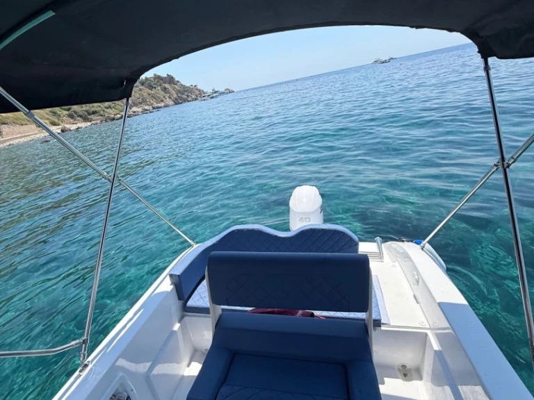 Vermietung Motorboot Trimarchi mit Führerschein
