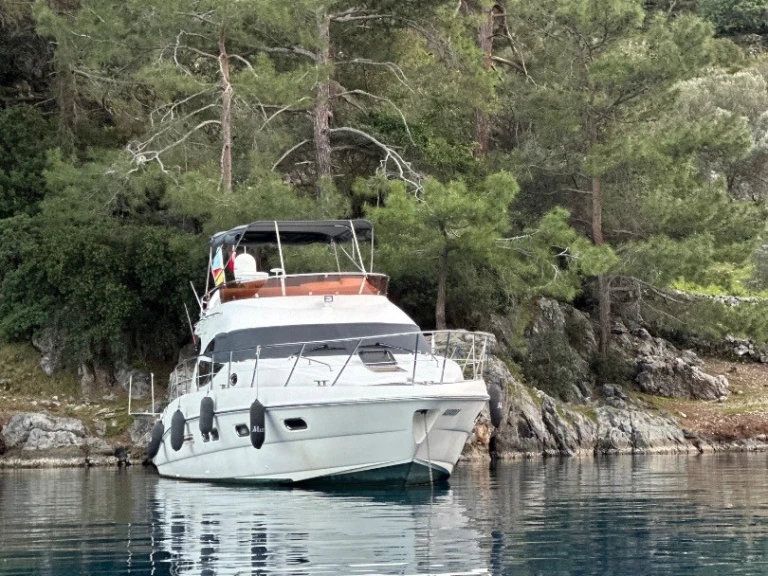 Vermietung Motorboot Custom Made mit Führerschein