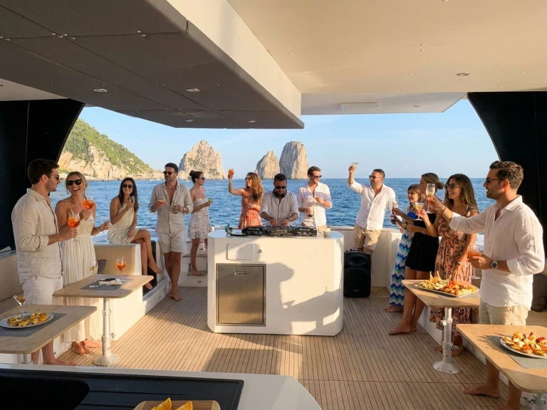 Ein CAT SEA Star 380 mieten in Positano