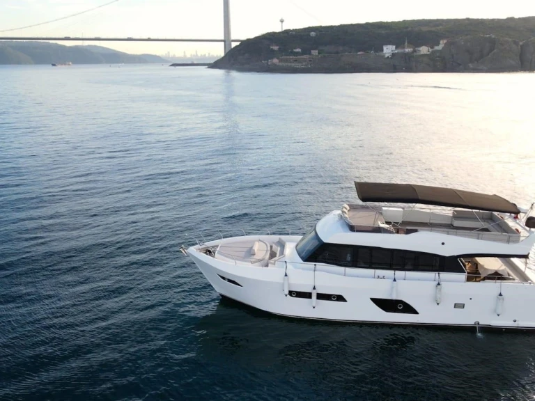 Motorboot mit oder ohne Skipper Custom Made mieten in Göcek