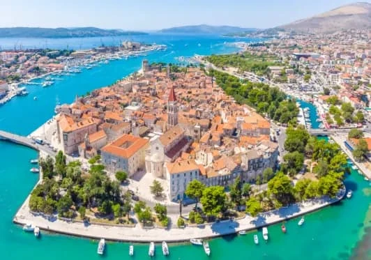 Ein Jeanneau Cap Camarat 7.5 CC Style mieten in Split