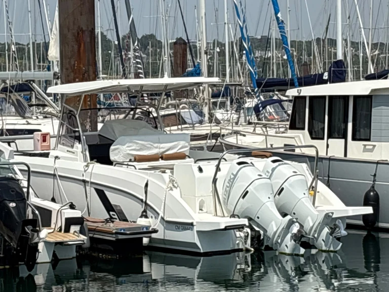 Ein Bénéteau Flyer 9 SPACEdeck mieten in Brest