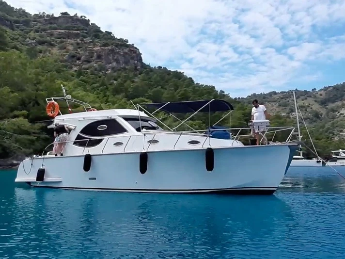 Motorboot mit oder ohne Skipper Custom Made mieten in Göcek
