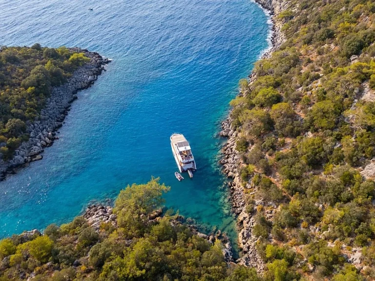 Motorboot mit oder ohne Skipper Custom Made mieten in Göcek