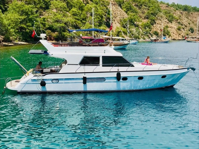 Motorboot mit oder ohne Skipper Custom Made mieten in Göcek