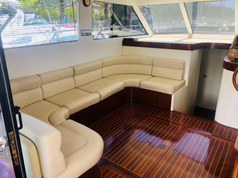 Vermietung Motorboot Custom Made mit Führerschein