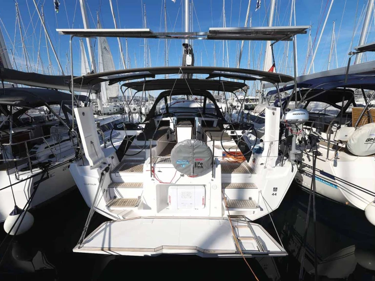 Bootsverleih Dufour Dufour 44 Trogir Samboat