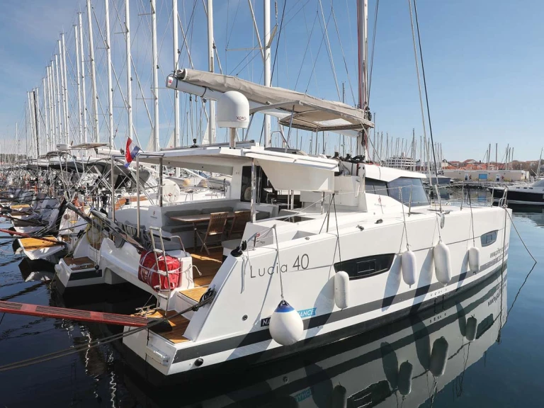 Bootsverleih Fountaine Pajot Lucia 40 Trogir Samboat