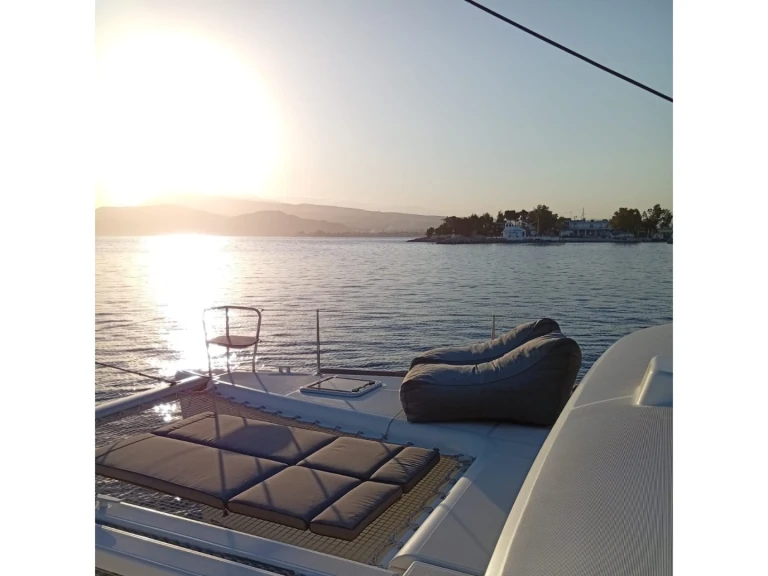 Ein Lagoon Lagoon 400 S2 mieten in Álimos