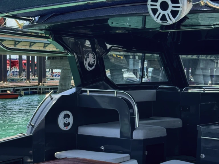 Motorboot mieten in Ao Chalong zum besten Preis