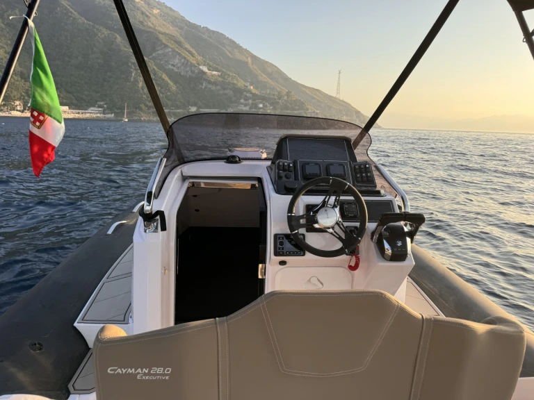 Motorboot mit oder ohne Skipper Ranieri mieten in Reggio Calabria