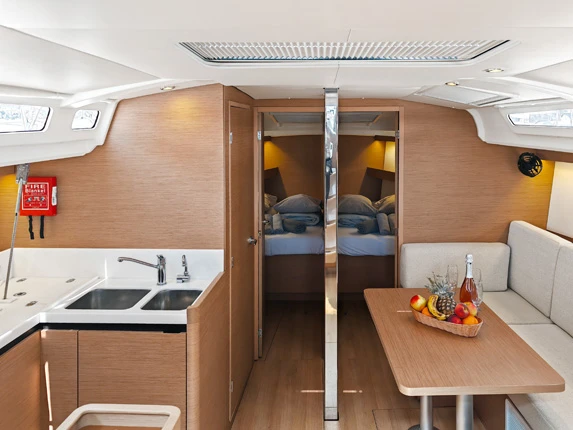 Ein Jeanneau Sun Odyssey 440 mieten in Kaštela