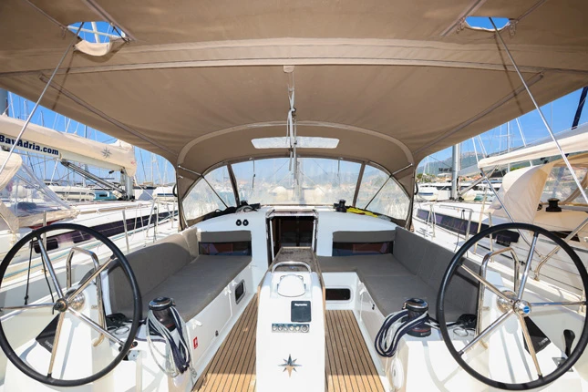 Ein Jeanneau Sun Odyssey 440 mieten in Kaštela