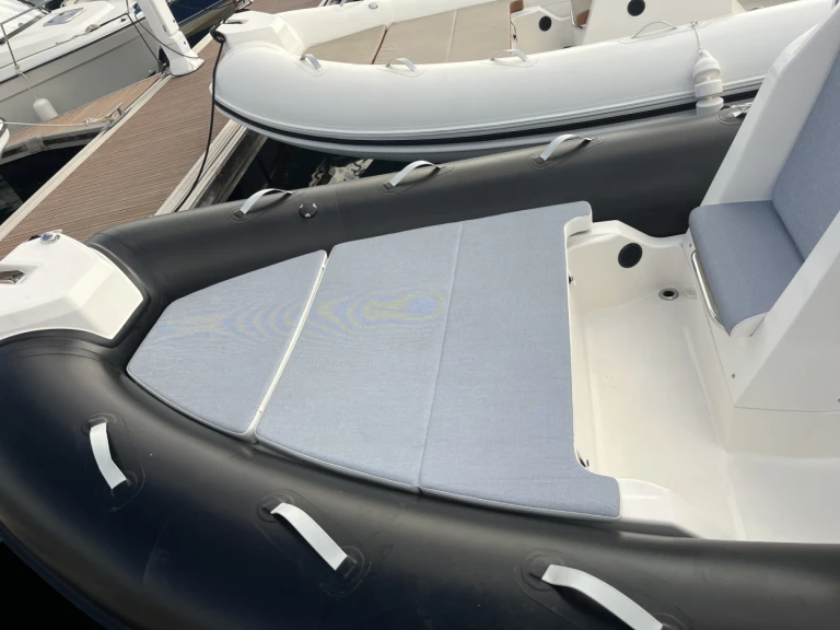 Zodiac Medline 6.8 mieten La Trinité-sur-Mer