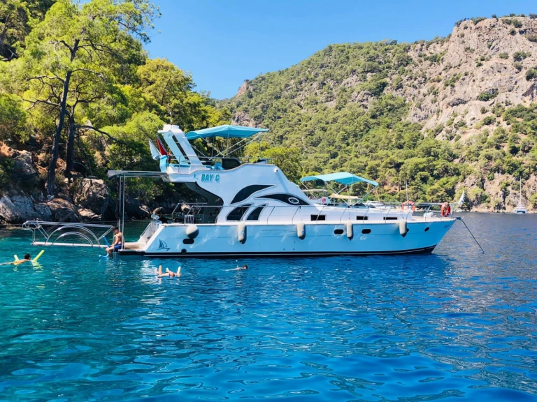 Motorboot mit oder ohne Skipper Custom Made mieten in Göcek