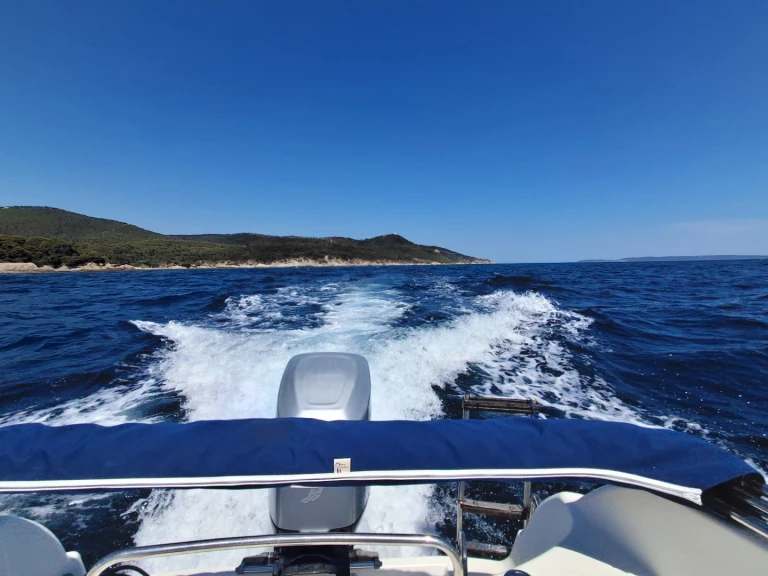 Ein Quicksilver Quicksilver 635 Commander mieten in Les Salins d'Hyères