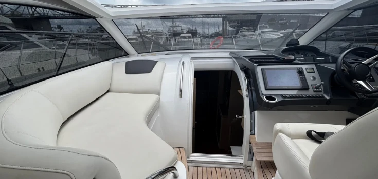 Princess V40 mieten Port de Sitges Aiguadolç