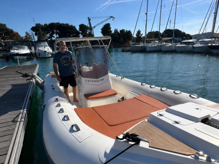 Schlauchboot mieten in Marseille zum besten Preis