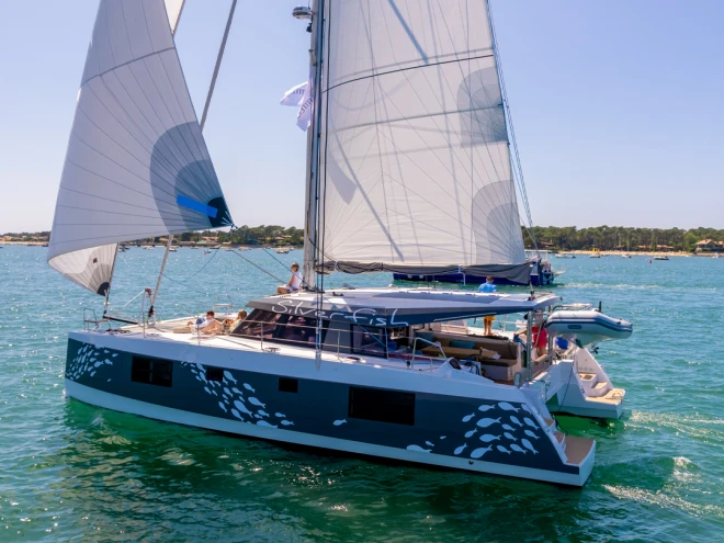 Ein Nautitech Nautitech 40 Open  mieten in Port-Saint-Louis-du-Rhône