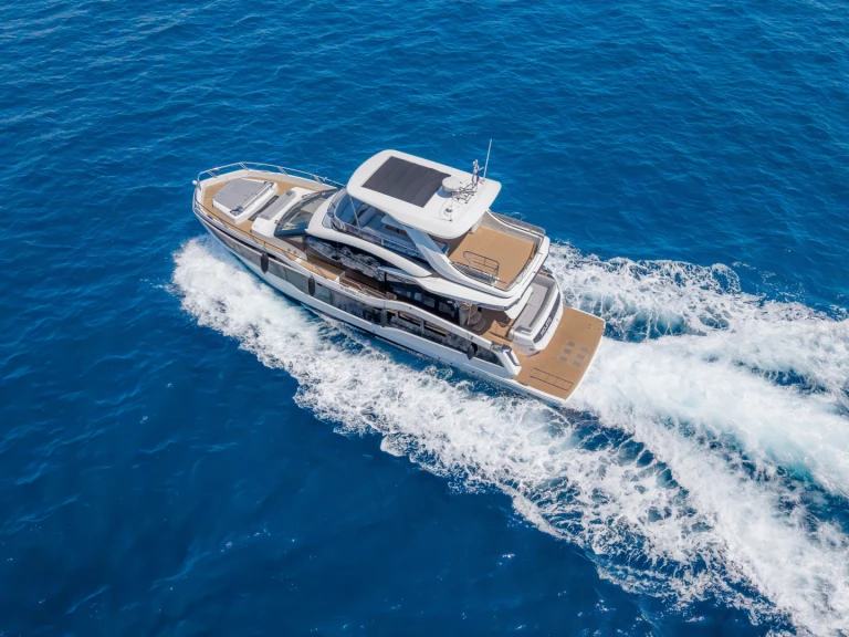 Gaelon 560 fly mieten Saint-Raphaël