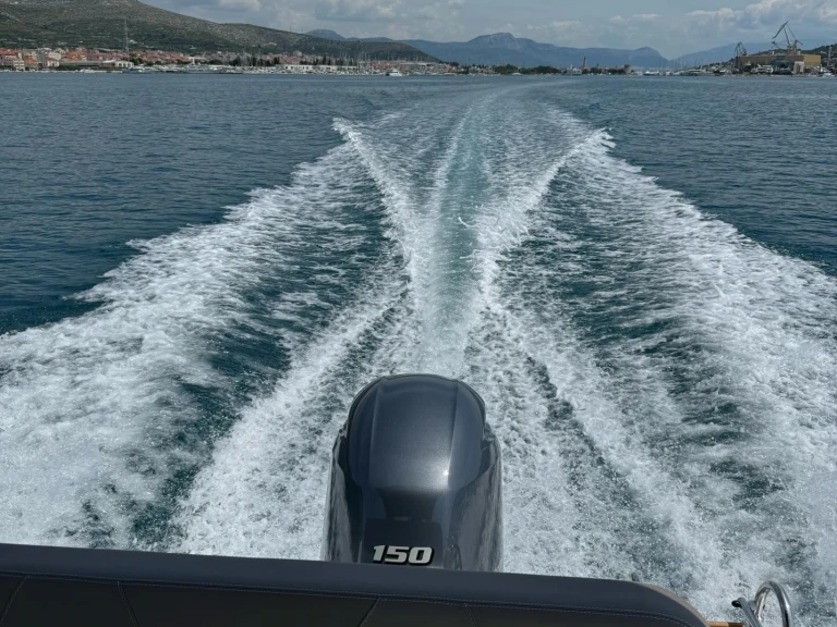 Motorboot mit oder ohne Skipper speedy mieten in Trogir