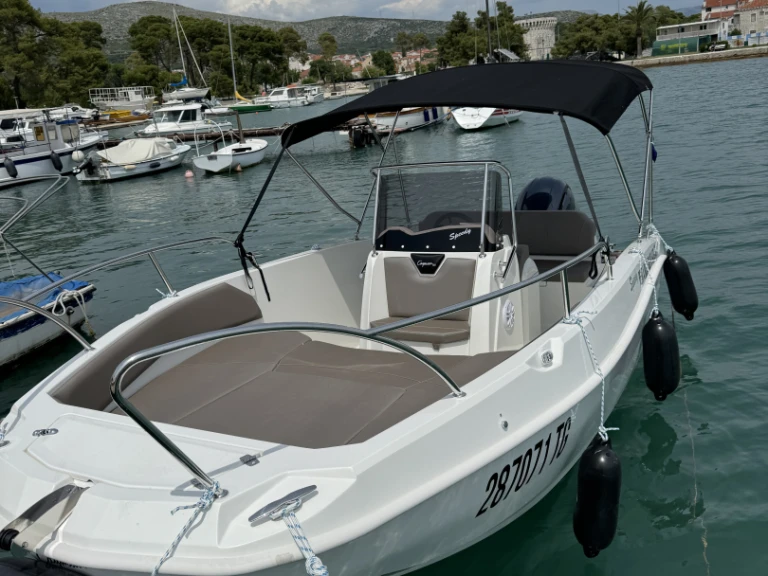Motorboot mieten in Trogir zum besten Preis