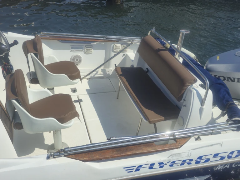 Bootsverleih Bénéteau Flyer 650 Open Ayguade-Ceinturon Samboat