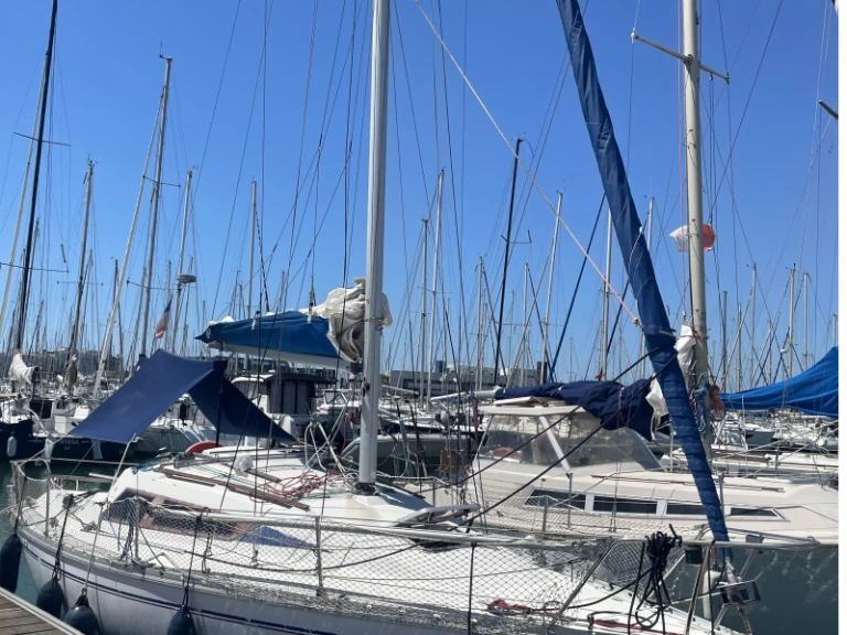Ein Jeanneau Eolia mieten in La Rochelle
