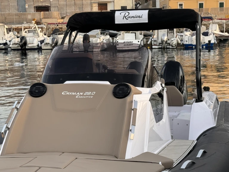 Motorboot mit oder ohne Skipper Ranieri mieten in Reggio Calabria