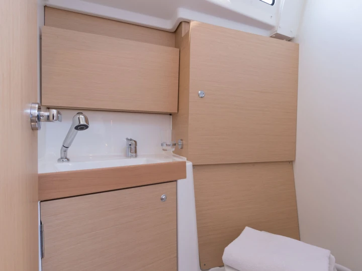 YachtCharter in Dubrovnik - Bénéteau Océanis 38.1 Performance auf SamBoat