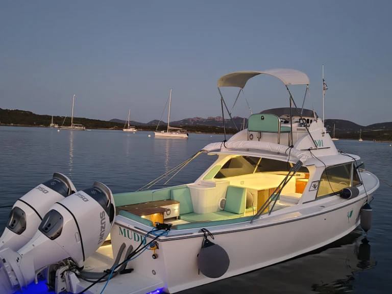 Motorboot mieten in Porto Pozzo zum besten Preis