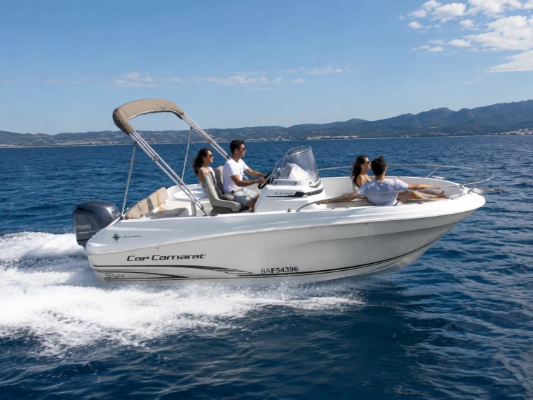 Motorboot mit oder ohne Skipper Jeanneau mieten in Hendaye