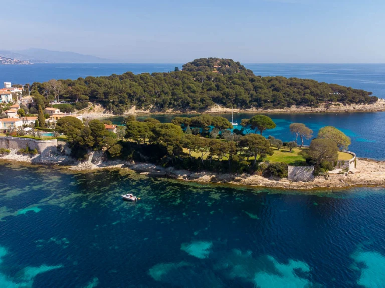 Jeanneau Cap Camarat 10.5 WA mieten Saint-Jean-Cap-Ferrat