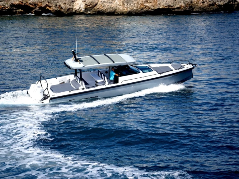 Vermietung Motorboot Axopar mit Führerschein