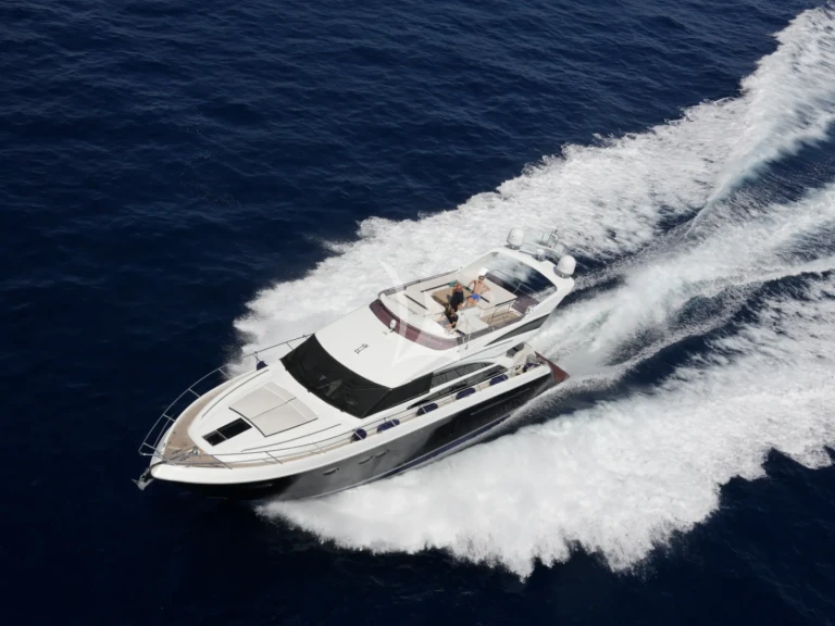 Ein Princess Princess 64 Fly mieten in Beaulieu-sur-Mer