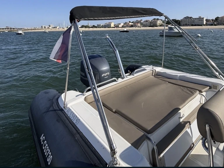 Ein Joker Boat Clubman 26 Special mieten in Grand Piquey