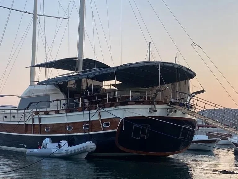 Vermietung Yacht Custom Made mit Führerschein