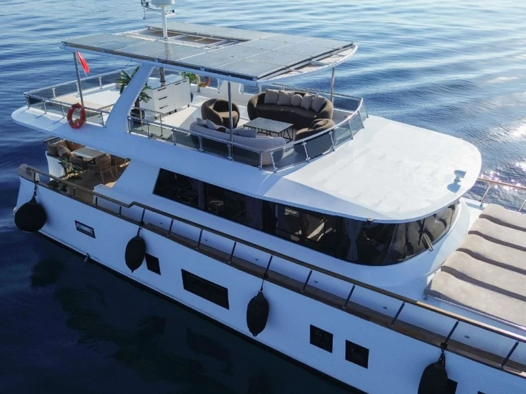 Vermietung Yacht Custom Made mit Führerschein