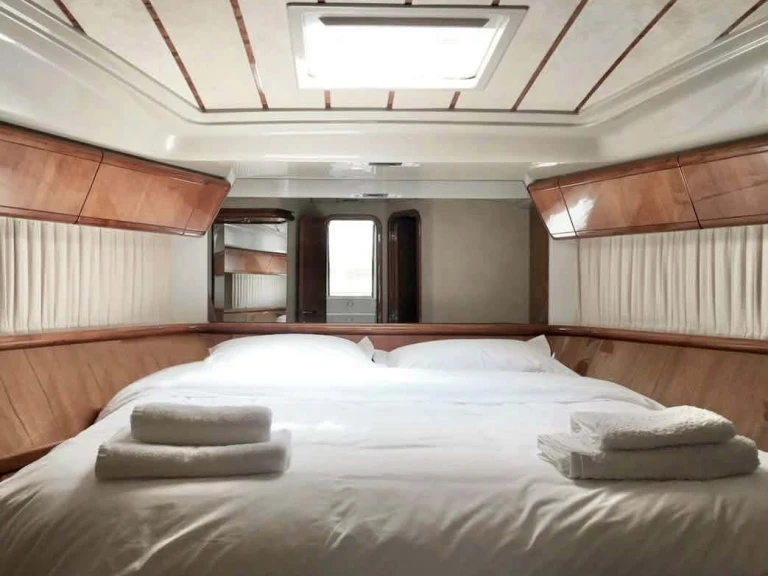 Vermietung Yacht Ferretti mit Führerschein