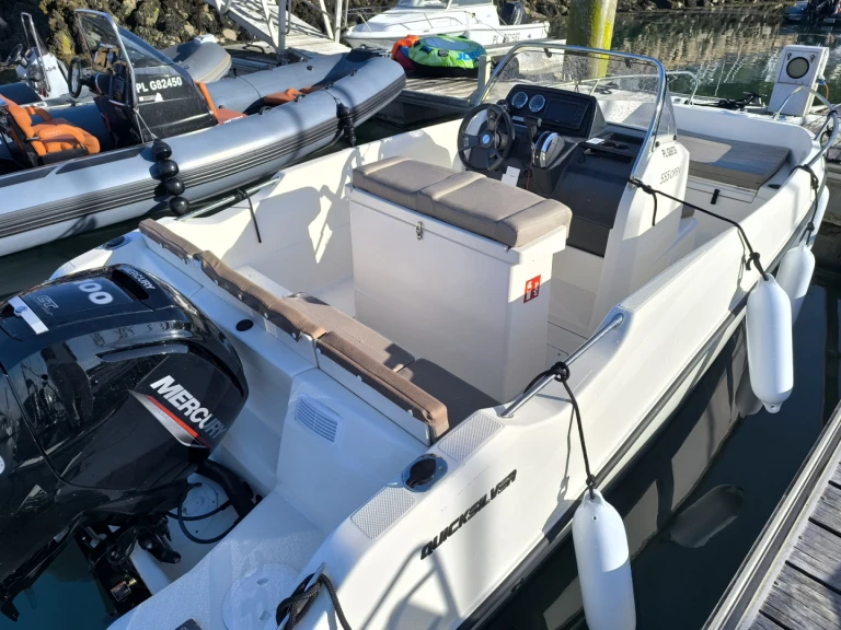 Vermietung Motorboot Quicksilver mit Führerschein