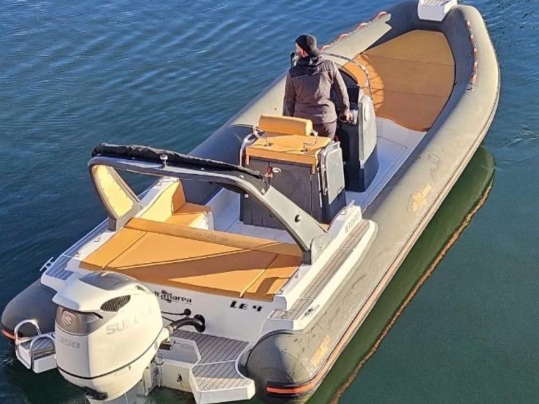 Schlauchboot mieten in Mandelieu-la-Napoule zum besten Preis